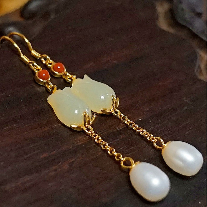 Romantic Gold Earring for Special Moments