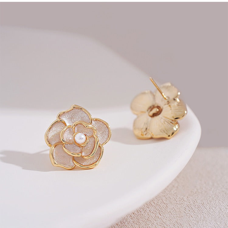 Charming Pearl Earring for Any Occasion