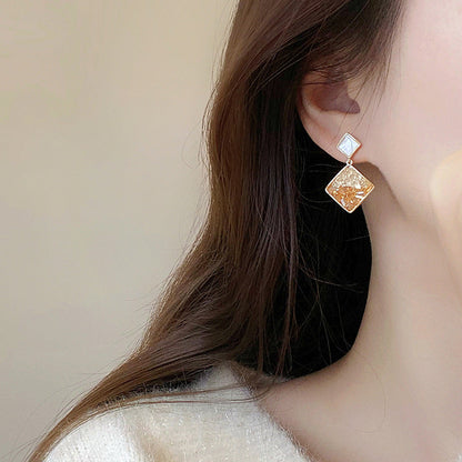 Charming Earring for Any Occasion
