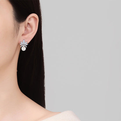 Beautiful Pearl Earring with Unique Style