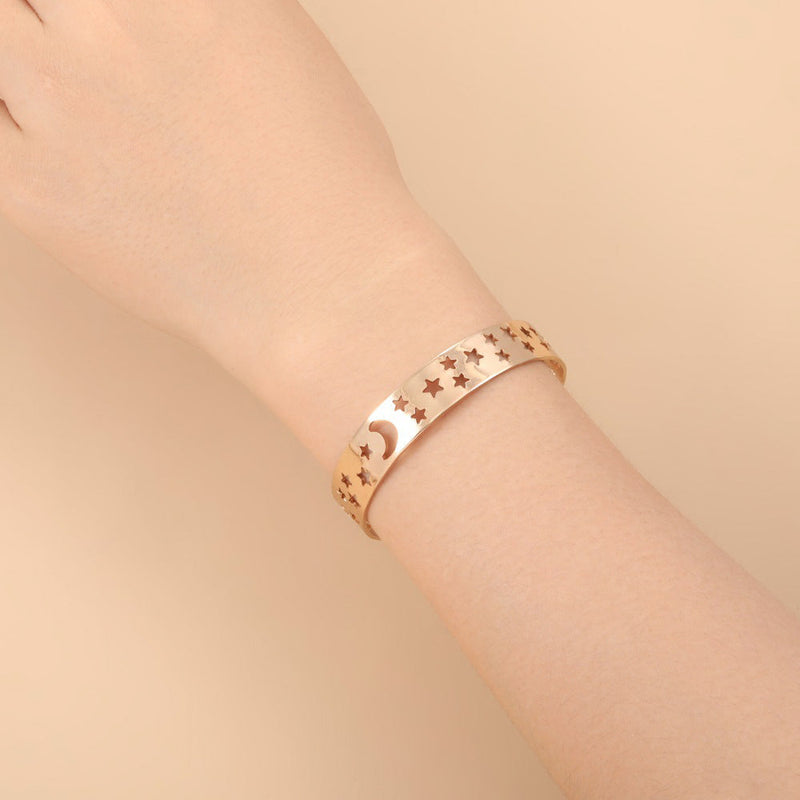 Stunning Gold Bracelet for Daily Wear