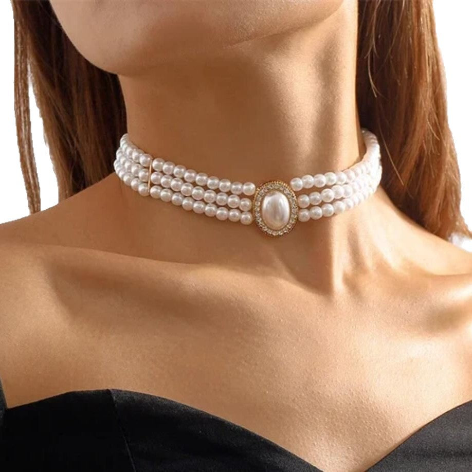 Classic Pearl Necklace with Timeless Appeal