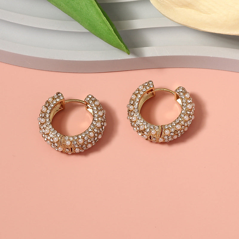 Classic Pearl Ring with Timeless Appeal