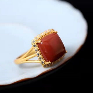 Charming Gold Ring for Any Occasion
