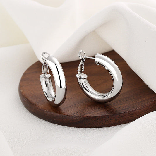 Classic Gold Ring with Timeless Appeal