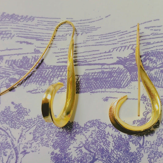 Vintage Handmade Gold Earring