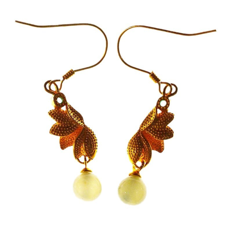Charming Gold Earring for Any Occasion