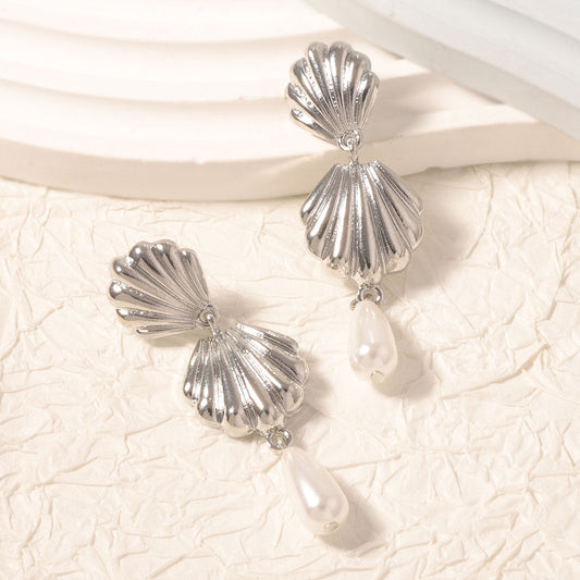 Beautiful Pearl Earring with Unique Style