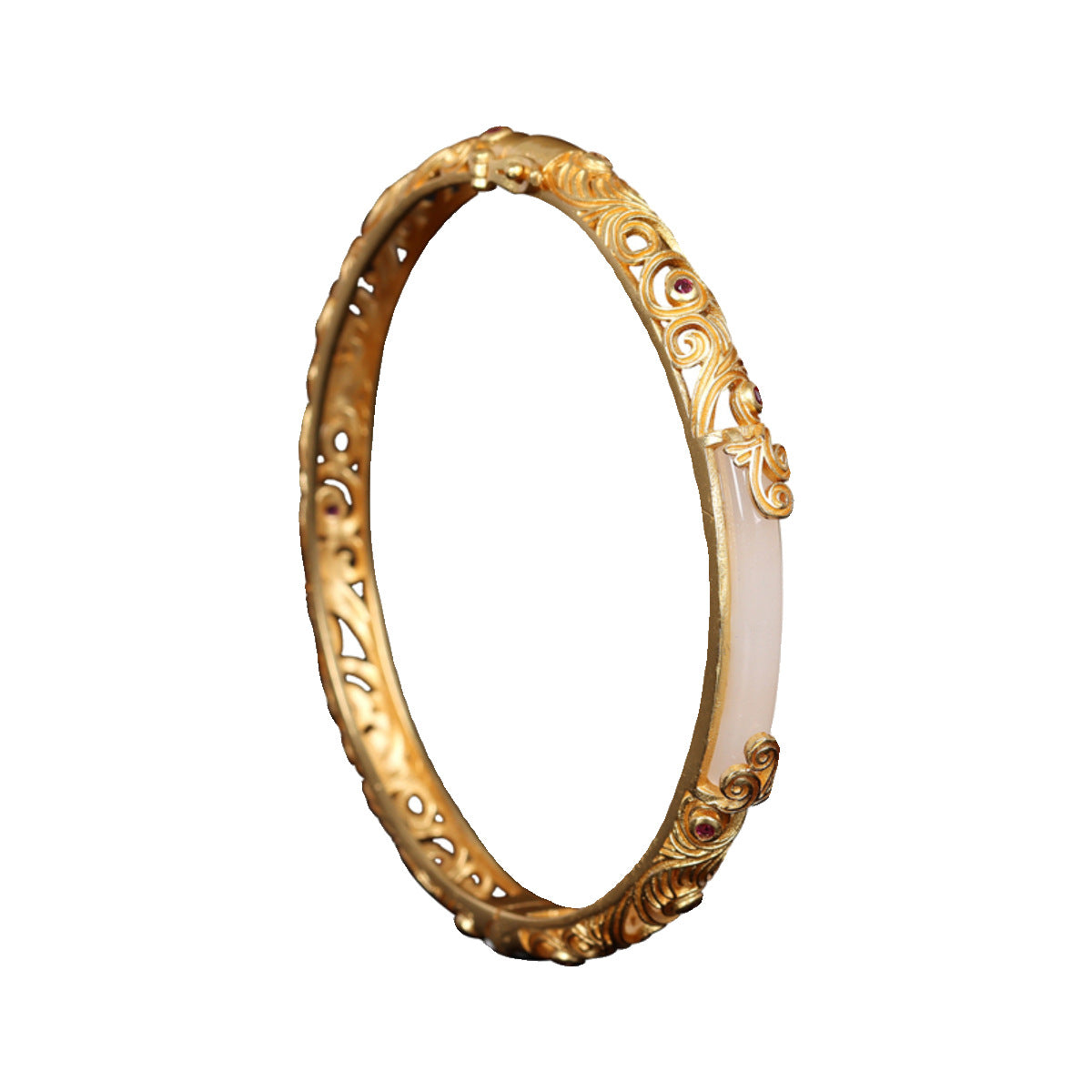 Charming Gold Bracelet for Any Occasion