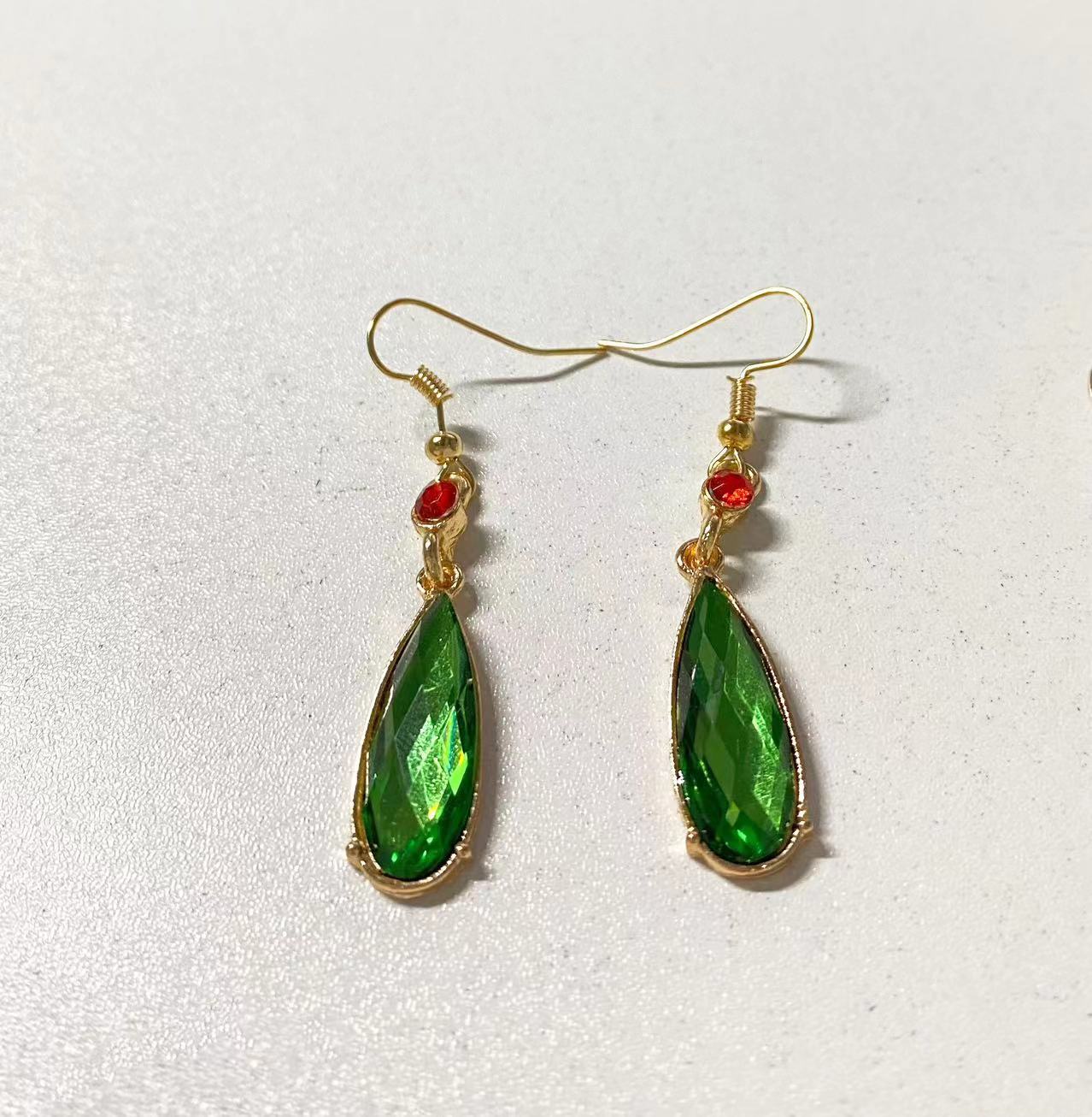 Charming Earring for Any Occasion