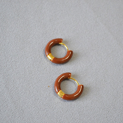 Classic Gold Earring with Timeless Appeal
