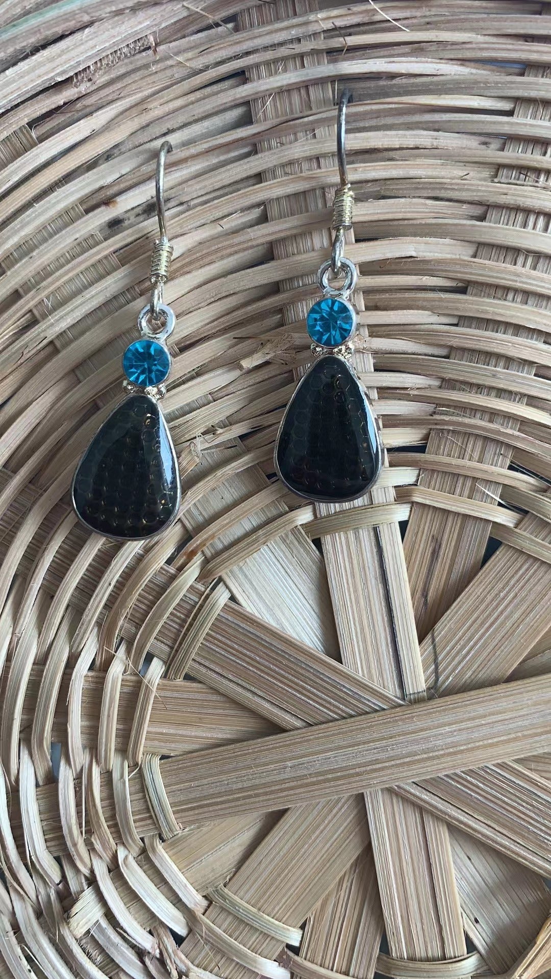 Charming Earring for Any Occasion
