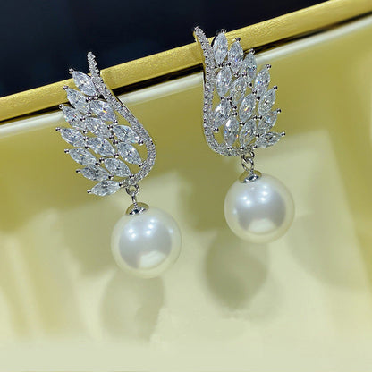 Classic Pearl Earring with Timeless Appeal