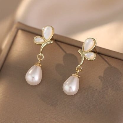 Stunning Pearl Earring for Daily Wear
