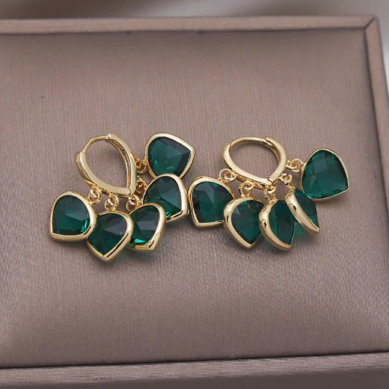 Charming Earring for Any Occasion