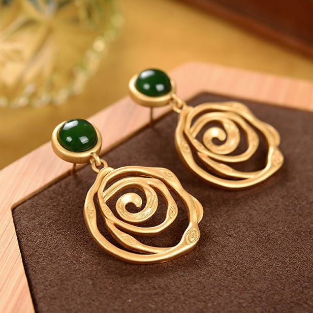 Elegant Gold Earring for Every Occasion
