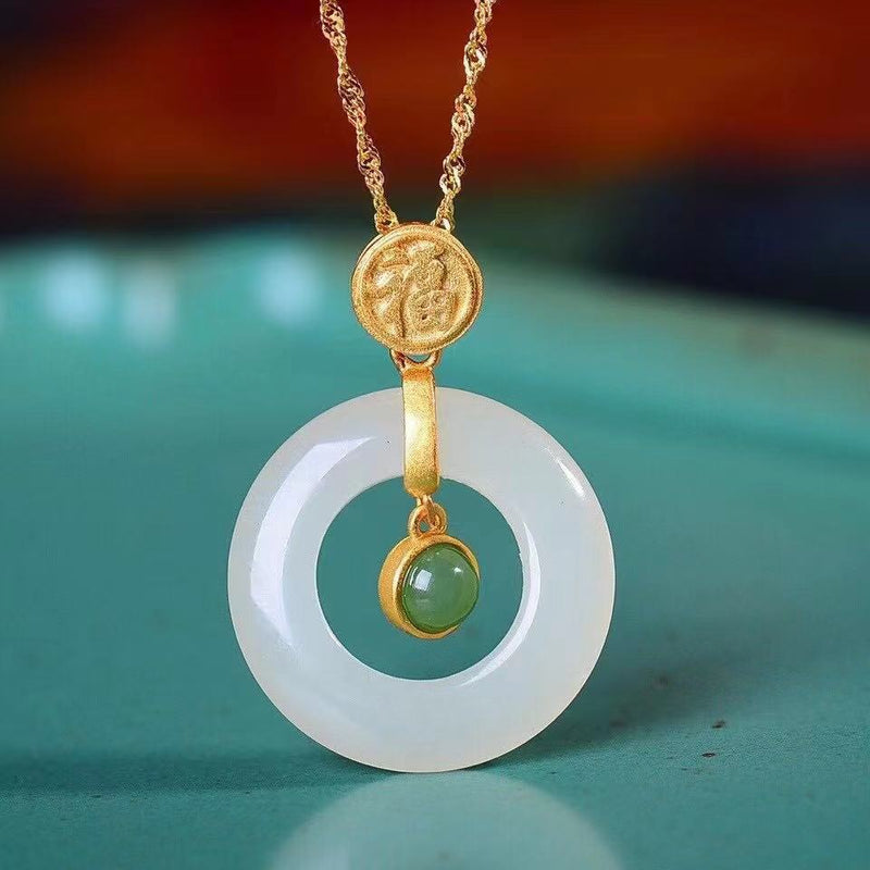 Beautiful Gold Necklace with Unique Style