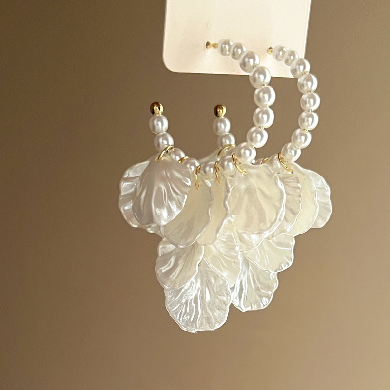 Beautiful Pearl Earring with Unique Style