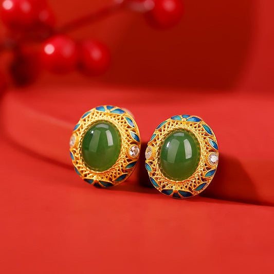 Classic Gold Earring with Timeless Appeal