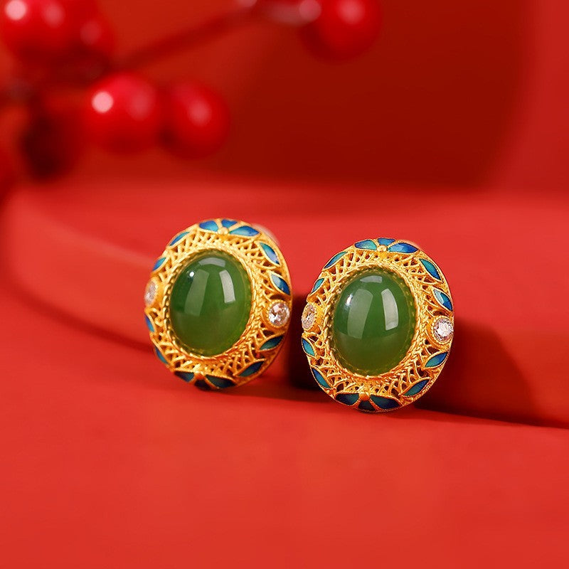 Classic Gold Earring with Timeless Appeal