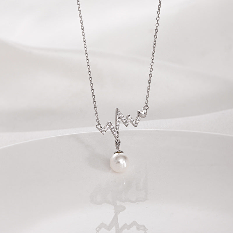Classic Pearl Necklace with Timeless Appeal