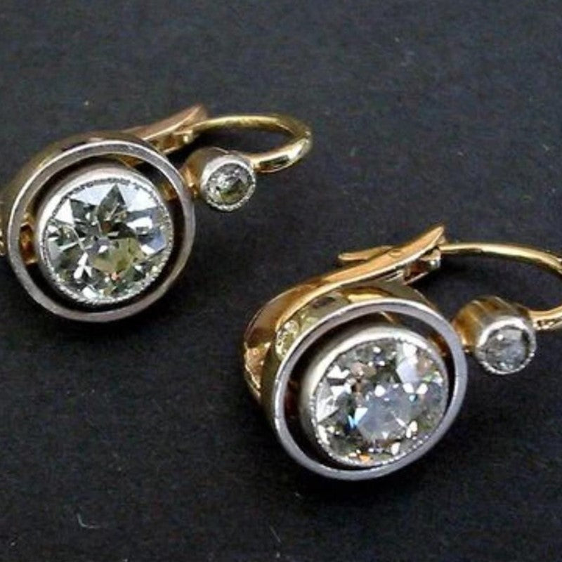 Beautiful Gold Earring with Unique Style