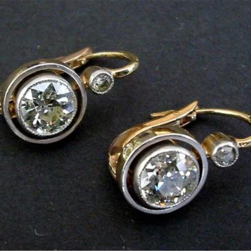 Beautiful Gold Earring with Unique Style