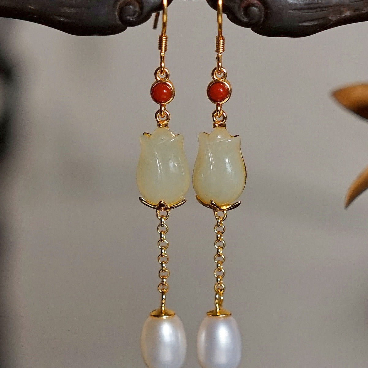 Romantic Gold Earring for Special Moments