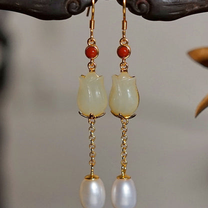 Romantic Gold Earring for Special Moments