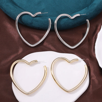 Beautiful Gold Earring with Unique Style