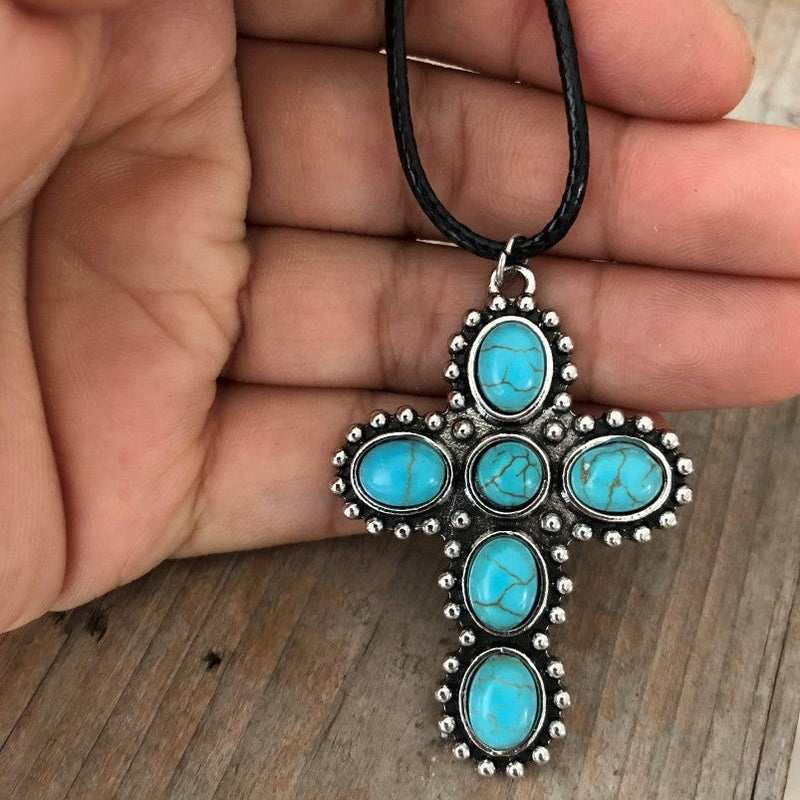Classic Silver Necklace with Timeless Appeal