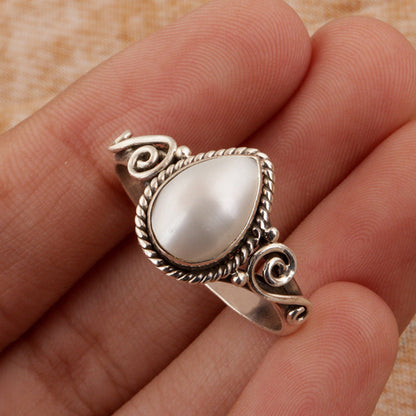 Classic Pearl Ring with Timeless Appeal