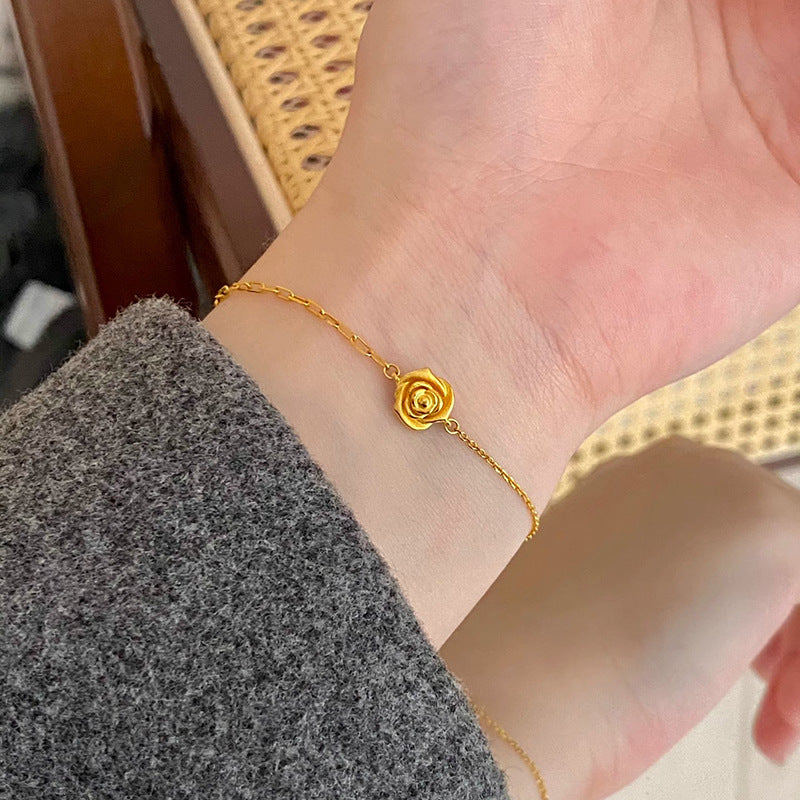 Charming Gold Bracelet for Any Occasion