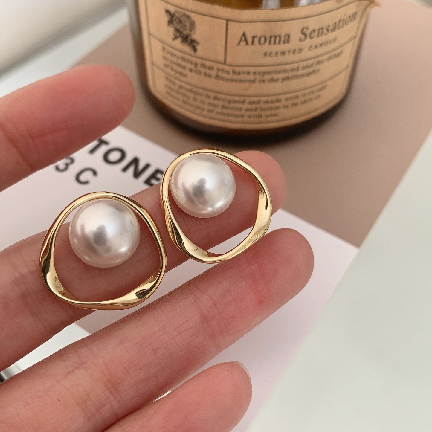 Classic Pearl Earring with Timeless Appeal