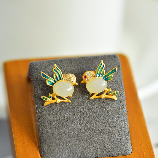 Classic Gold Earring with Timeless Appeal