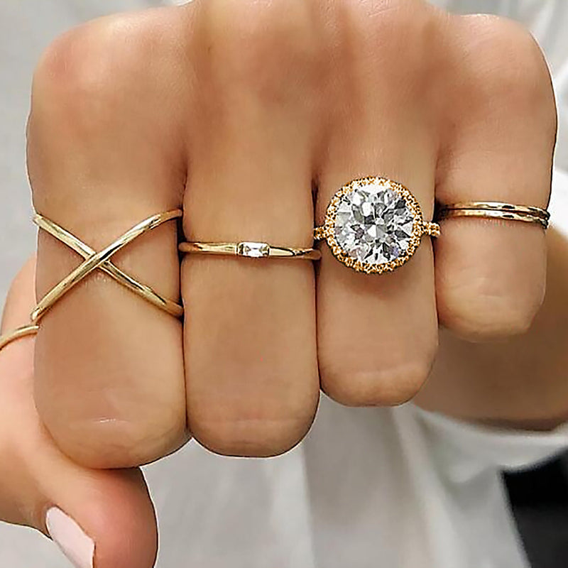 Beautiful Gold Set with Unique Style