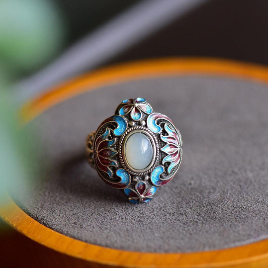 Charming Silver Ring for Any Occasion