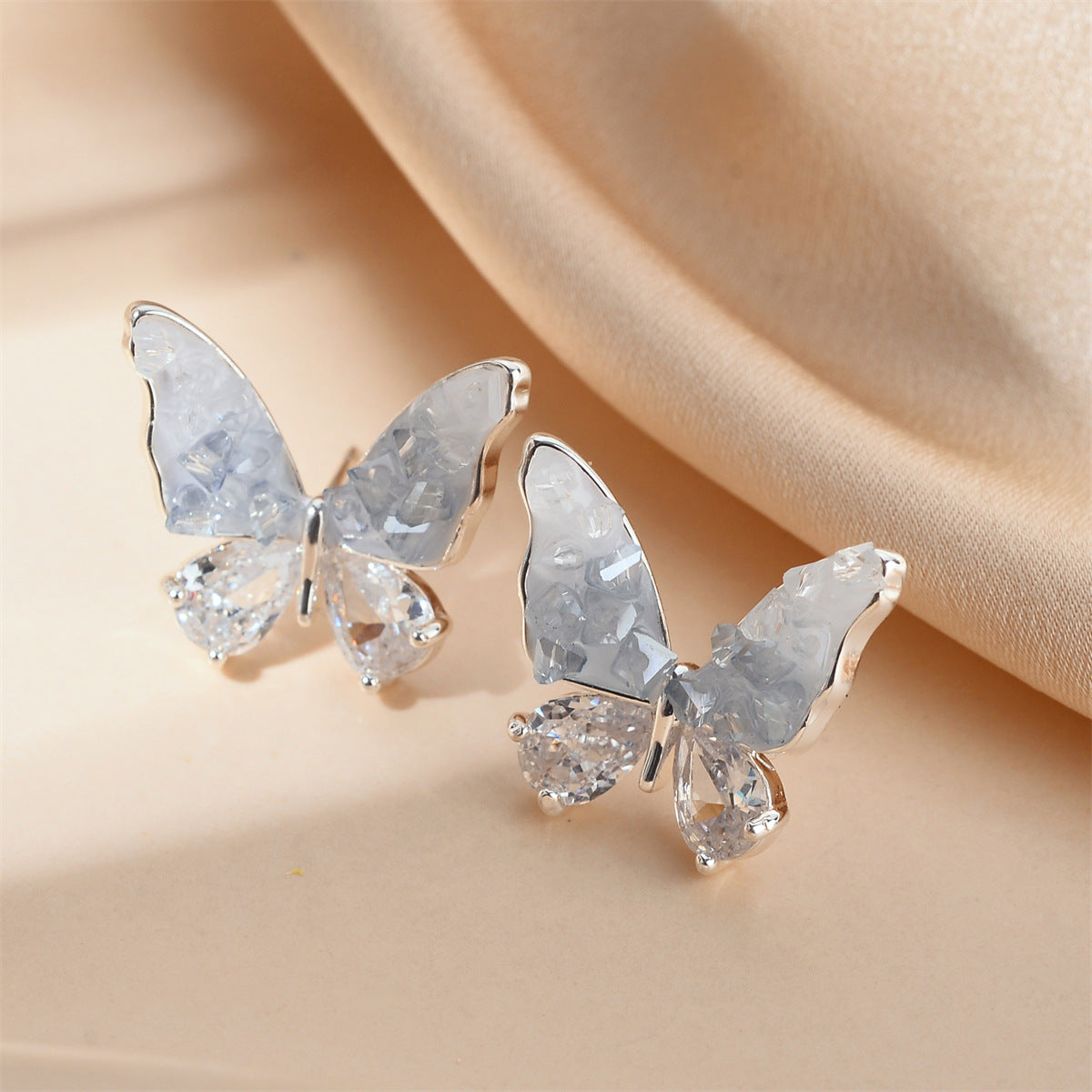 Classic Earring with Timeless Appeal