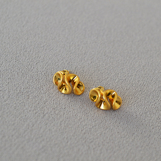 Vintage Handmade Gold Earring