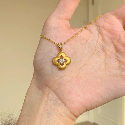 Romantic Gold Necklace for Special Moments