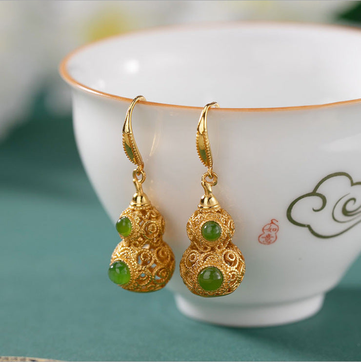 Charming Gold Earring for Any Occasion