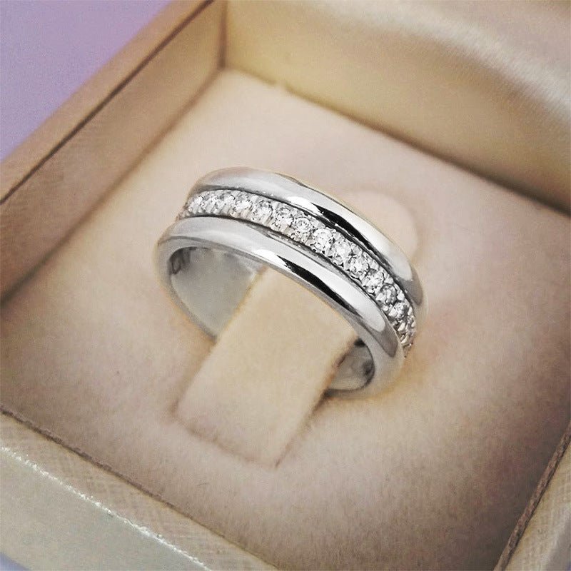 Classic Gold Ring with Timeless Appeal