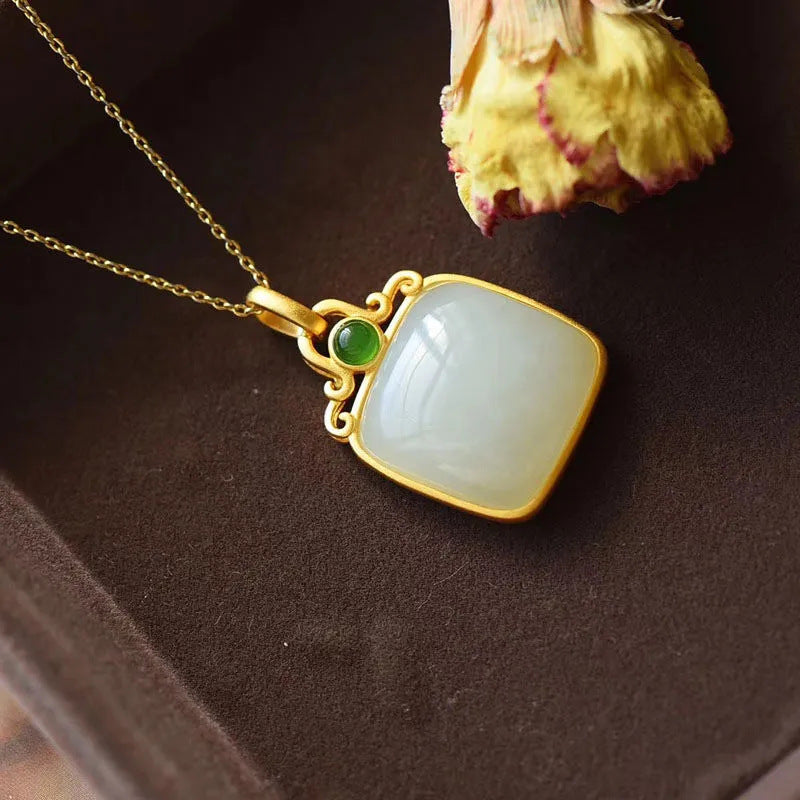 Stunning Necklace for Daily Wear