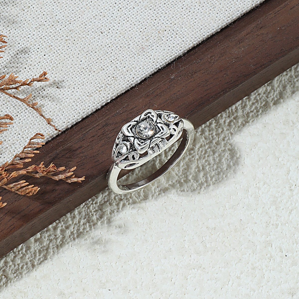 Charming Silver Ring for Any Occasion