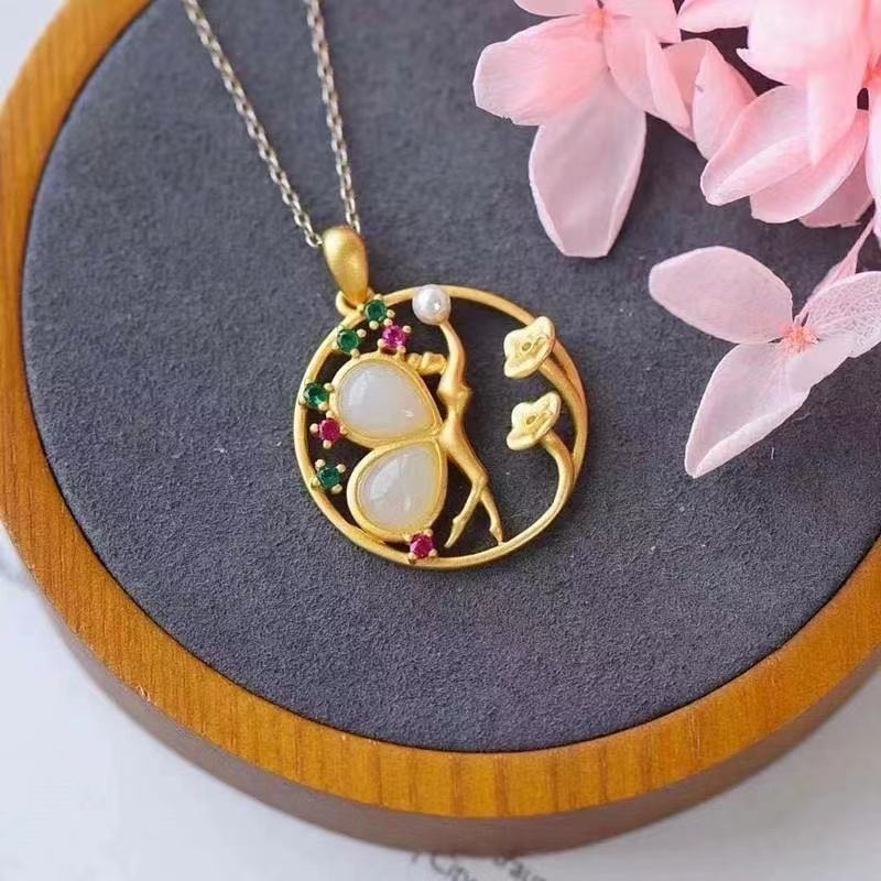 Beautiful Gold Pendant with Unique Style
