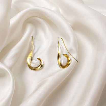 Beautiful Gold Earring with Unique Style