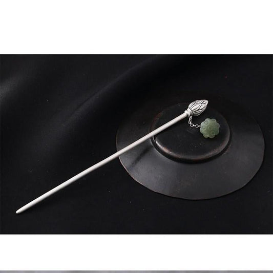 Classic Silver Piece with Timeless Appeal