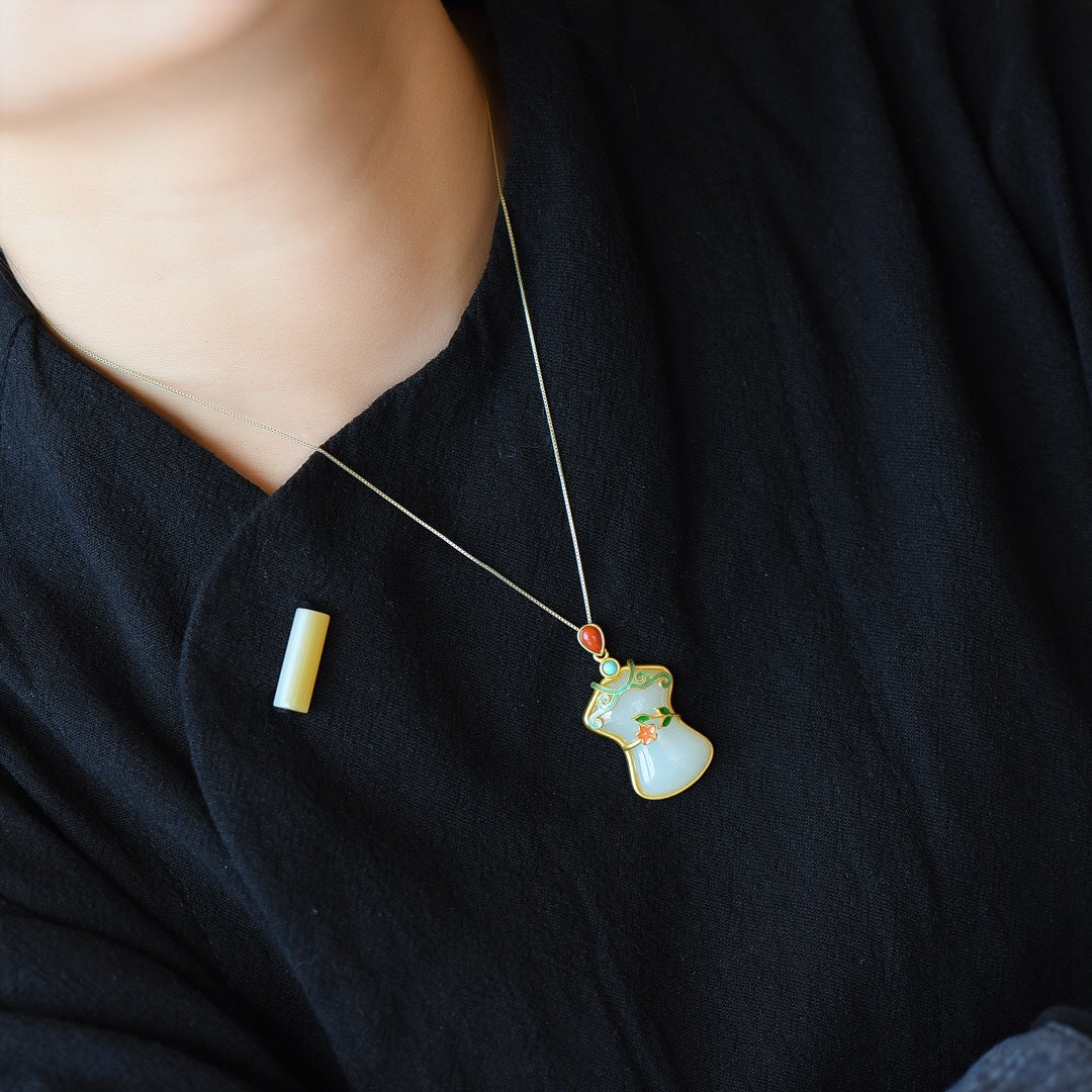 Classic Gold Necklace with Timeless Appeal