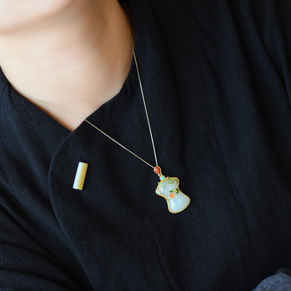 Classic Gold Necklace with Timeless Appeal