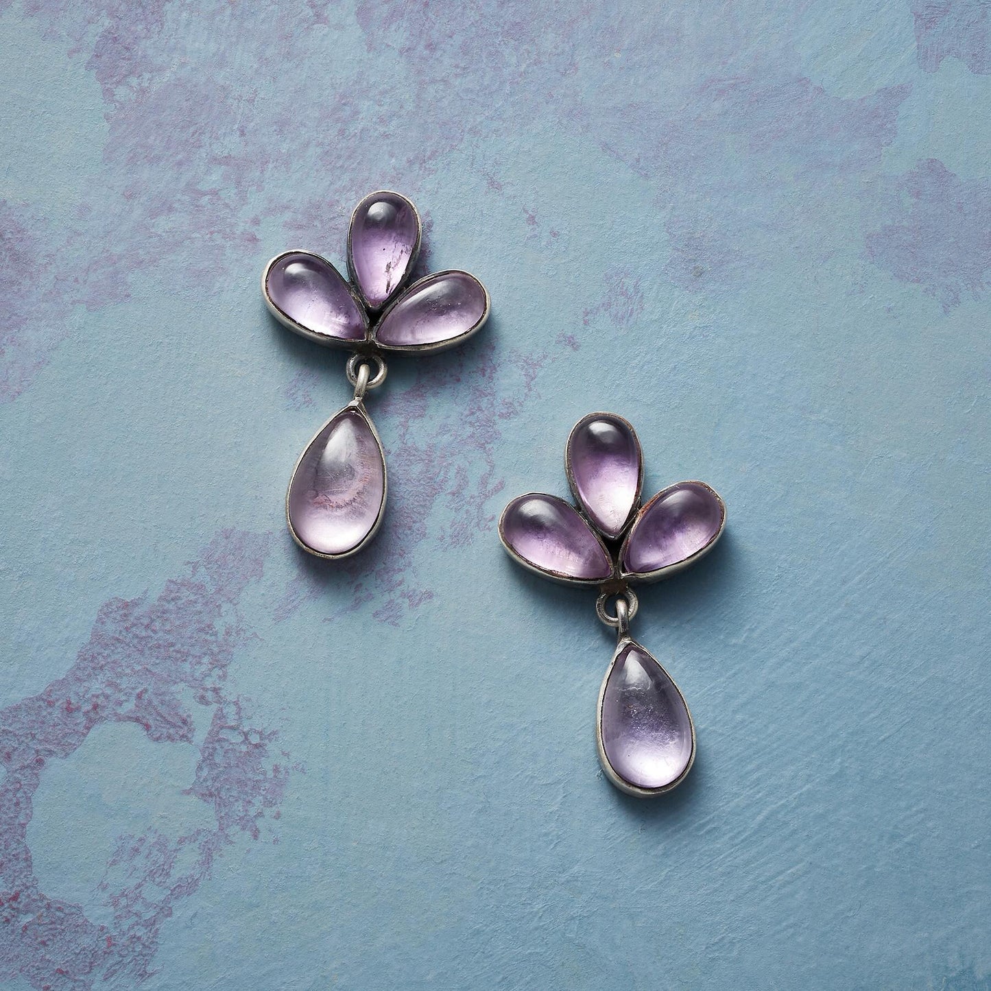 Classic Silver Pendant with Timeless Appeal